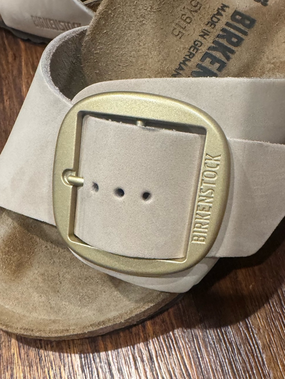 Birkenstock Madrid BIG BUCKLE Women's Sandal in Light Beige w/ Gold - worn ONCE! - Picture 3 of 9